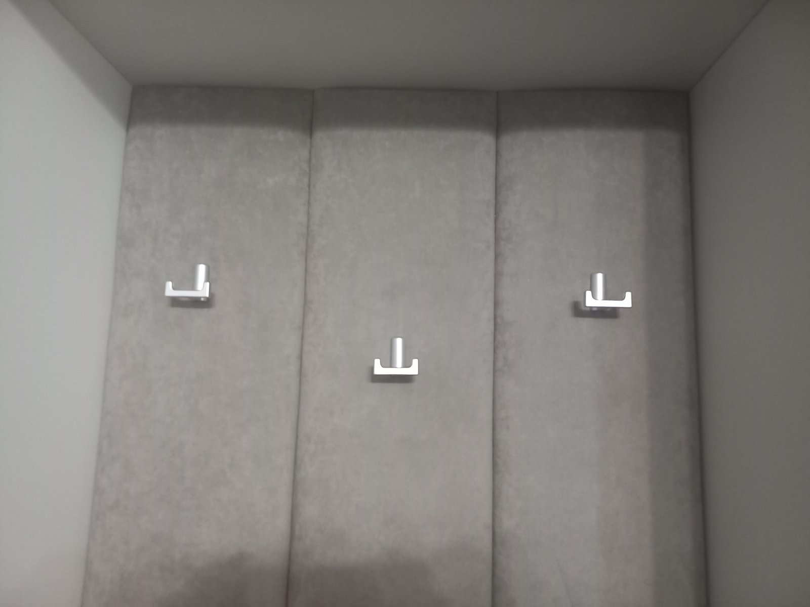 Шкаф в прихожей